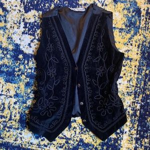 Vintage vest with a satin tie in the back. Size: L, Jane Ashley, worn once.
